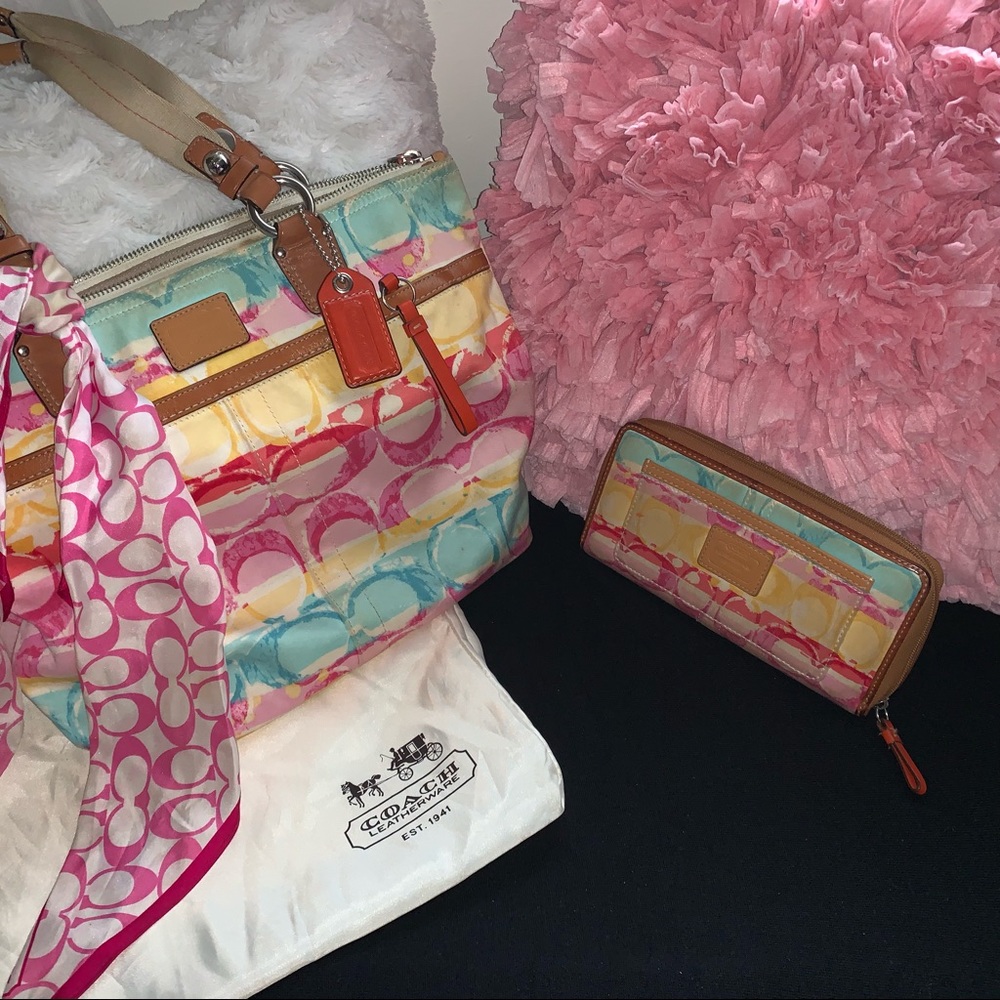 Med Tote Coach Bag with matching wallet and scarf